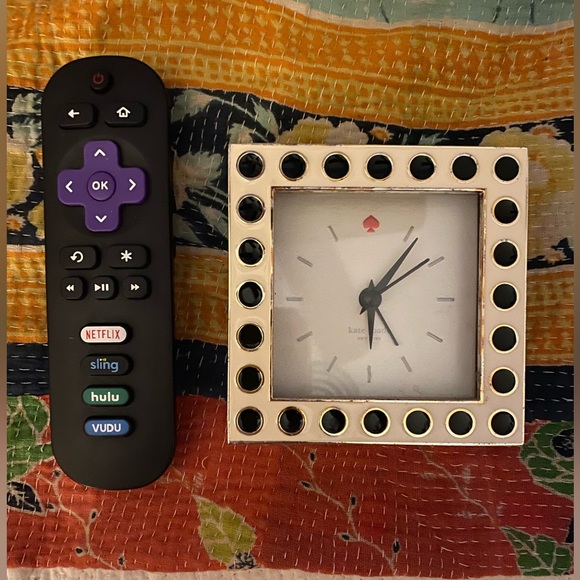 Kate Spade Lenox polka-dot clock - Picture 3 of 7